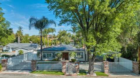 22209 Dolorosa Street, Woodland Hills, CA 91367