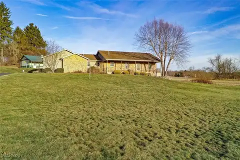 2789 Wright Road NW, Uniontown, OH 44685