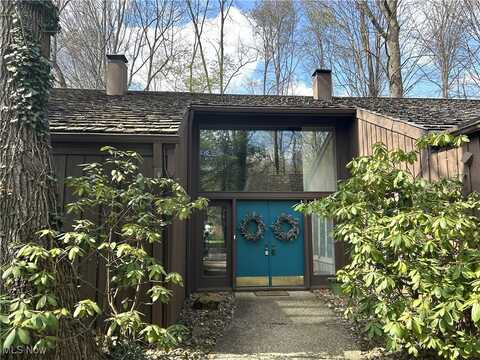 692 Arbor Way, Aurora, OH 44202