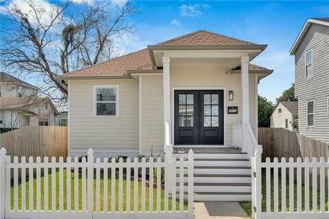 8820 COHN Street, New Orleans, LA 70118