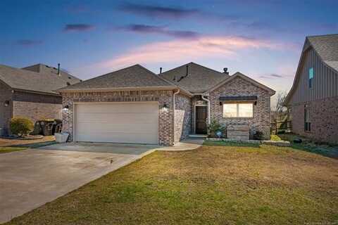 26882 E 143rd Street S, Coweta, OK 74429