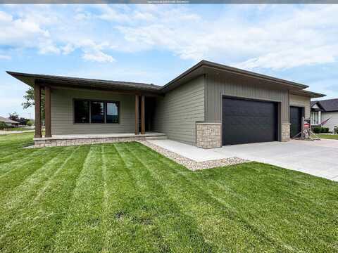 601 Topaz Dr, Sergeant Bluff, IA 51054