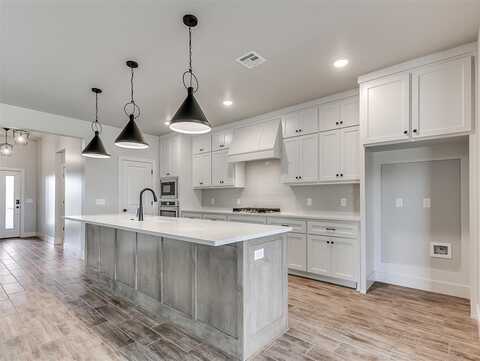 14525 Astor Lane, Yukon, OK 73099