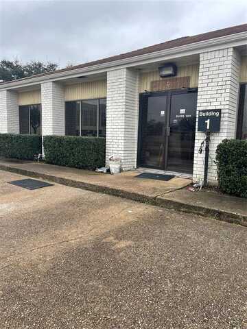 6800 Manhattan Boulevard, Fort Worth, TX 76120