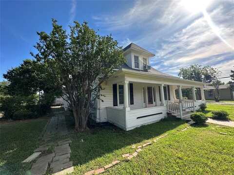 300 W Oak Street, Gunter, TX 75058
