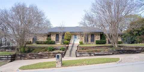 2225 Prestonwood Drive, Arlington, TX 76012