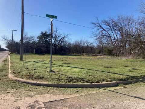 801 N Avenue F, Olney, TX 76374