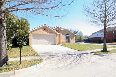 3921 Summerhill Lane, Fort Worth, TX 76244