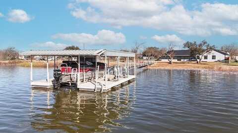 413 Hoot Avenue, Leakey, TX 76449