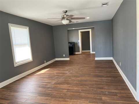 2801 Ennis Avenue, Fort Worth, TX 76111