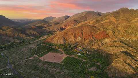 89395 E ARAVAIPA Road, Winkelman, AZ 85192