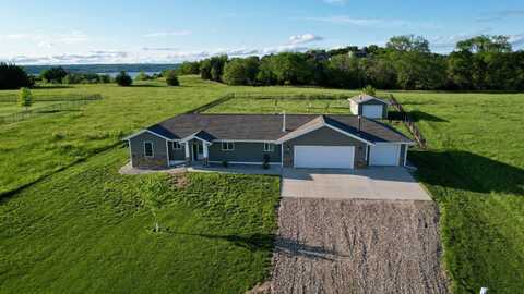 55095 Winchester Drive, Crofton, NE 68730