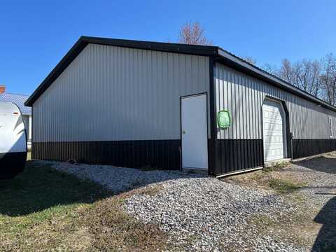 605 Church St, Xenia, IL 62899