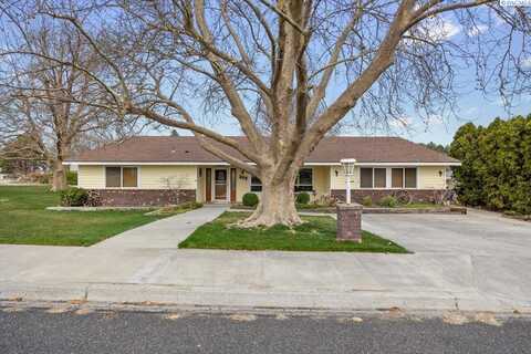 203 E 47Th Pl, Kennewick, WA 99337