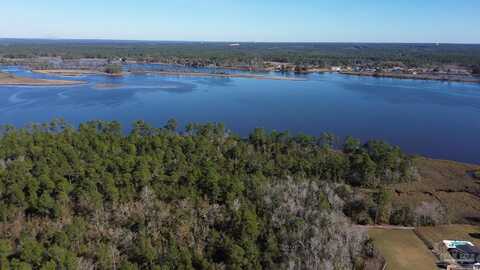 4130 Robinson Point Rd, Milton, FL 32583