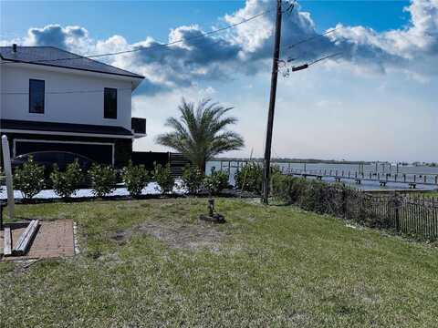 8297 33RD AVENUE N, Saint Petersburg, FL 33710