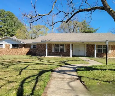 1320 Grove Street, Nashville, AR 71857