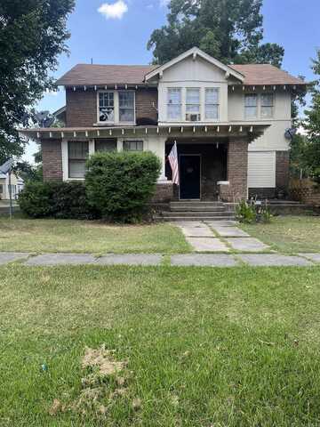 112 W Ave C, Hope, AR 71801