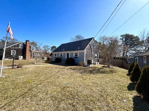 10 Lakeside Terrace, Harwich, MA 02645