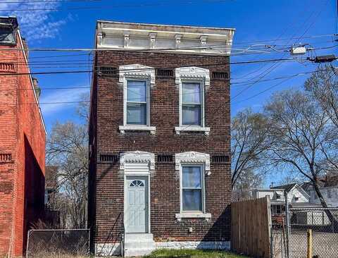 5632 Chestnut Street, Elmwood Place, OH 45216