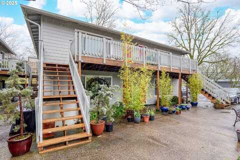 7037 N BURLINGTON AVE, Portland, OR 97203