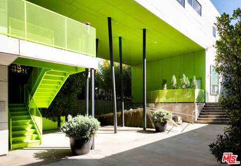 825 N Kings Rd, West Hollywood, CA 90069
