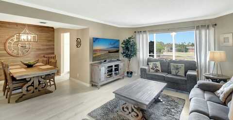 3951 Via Poinciana, Lake Worth, FL 33467