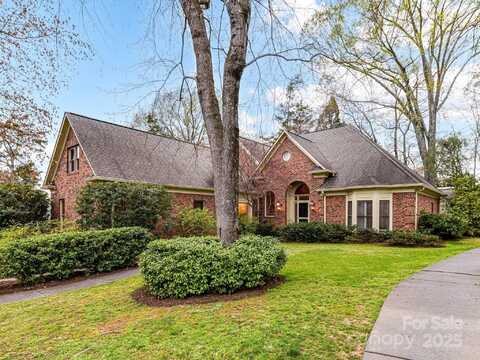 2411 Calais Place, Charlotte, NC 28211