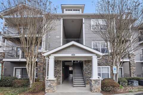 300 VISTA LAKE Drive, Candler, NC 28715