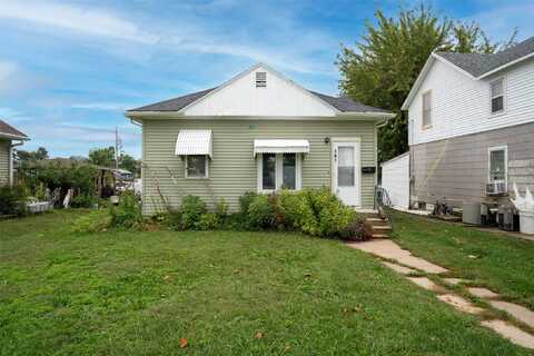107 N 9th Avenue, Marshalltown, IA 50158