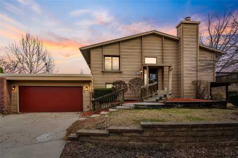 1070 Woodland Park Drive, West Des Moines, IA 50266