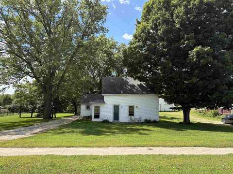 108 Cascade Street SW, Hopkinton, IA 52237