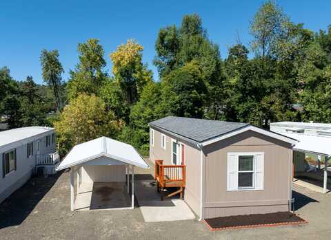 201 NE Peggy Avenue, Roseburg, OR 97470