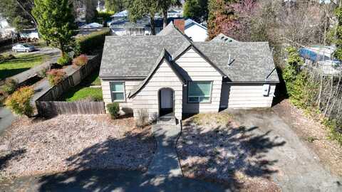 1414 Parkdale Drive, Grants Pass, OR 97527