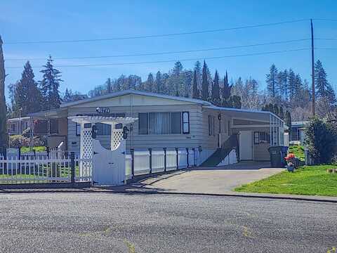 1942 Parkdale Dr Drive, Grants Pass, OR 97527