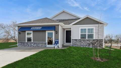 2717 Prairielight Dr, HIAWATHA, IA 52233