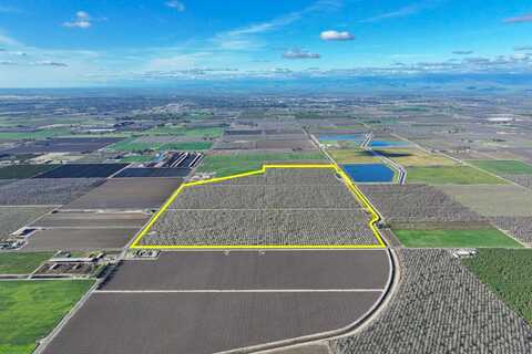 3012 Oakmore Street N, Tulare, CA 93274