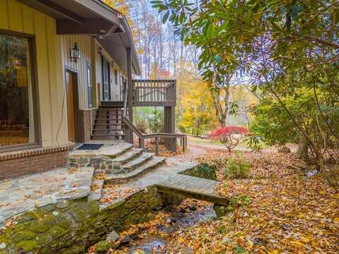 380 Newman Rd, Franklin, NC 28734