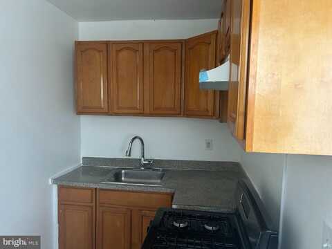 9 SANHICAN DRIVE, TRENTON, NJ 08618