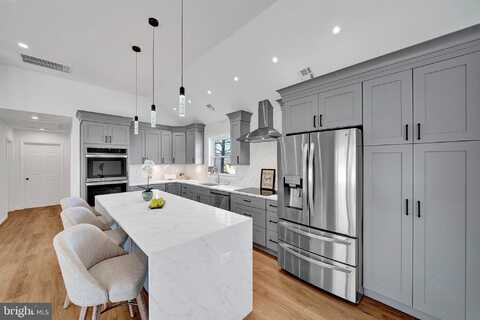 30 MERILINE AVENUE, LAWRENCEVILLE, NJ 08648
