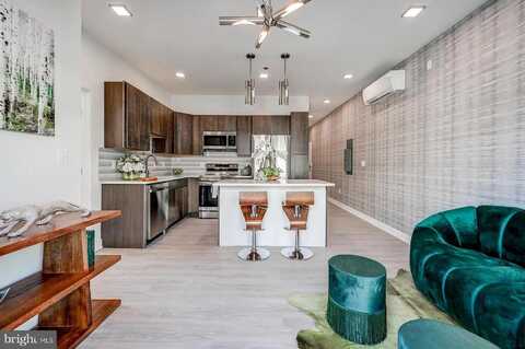 421 S BROADWAY, BALTIMORE, MD 21231
