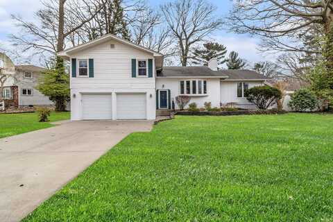 815 Plymouth Drive, North Muskegon, MI 49445
