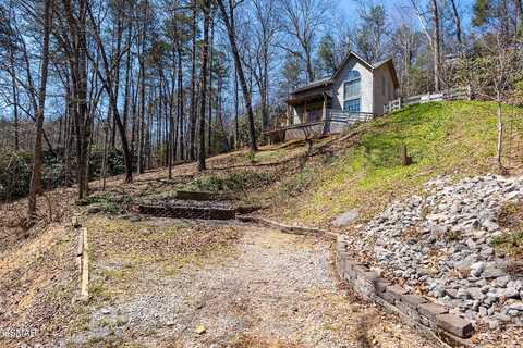 1027 N Highland Drive, Gatlinburg, TN 37738