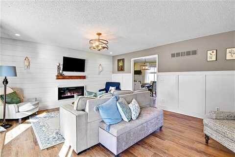 15404 W 151st Terrace, Olathe, KS 66062