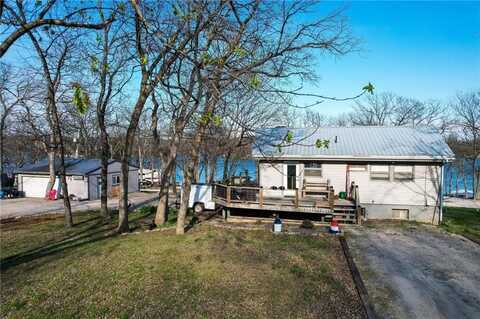 561 & 557 Lakeside Drive, La Cygne, KS 66040