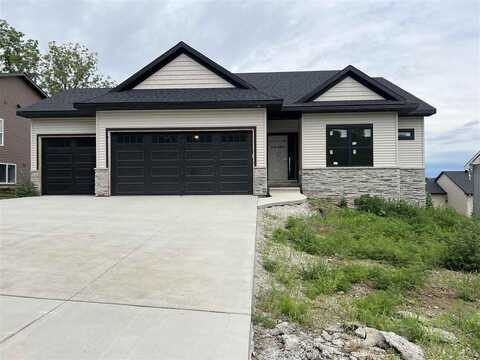 1421 Legend Dr, Tiffin, IA 52340