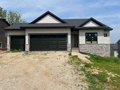 1421 Legend Dr, Tiffin, IA 52340