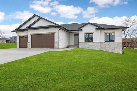 413 Elizabeth Lane, Tiffin, IA 52340