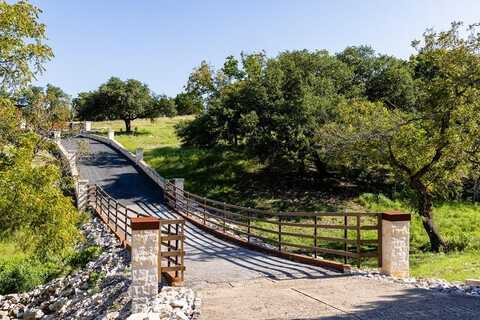 22 Indian Creek Loop, Kerrville, TX 78028