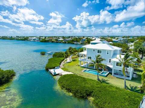 281 W Indies Drive, Ramrod Key, FL 33042